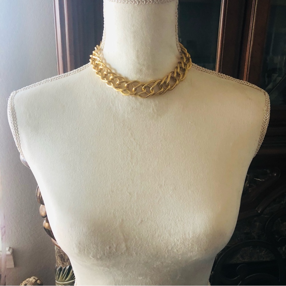 Vintage Avon gold plated chain link toggle clasp choker necklace - Picture 5 of 10